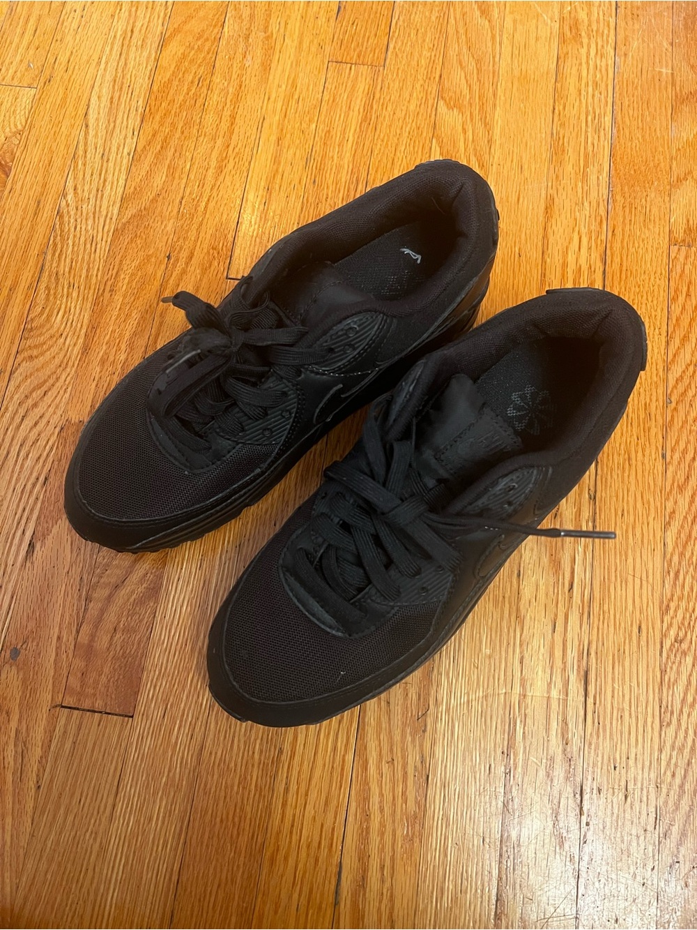 Black Nike Air Max Women’s size 8